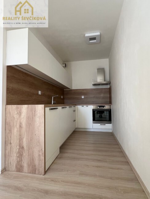 Pronájem novostavby 1+kk s terasou, 35 m2 – V Koutech