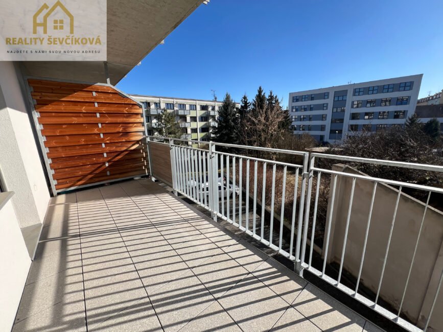 Pronájem novostavby 1+kk s terasou, 35 m2 – V Koutech
