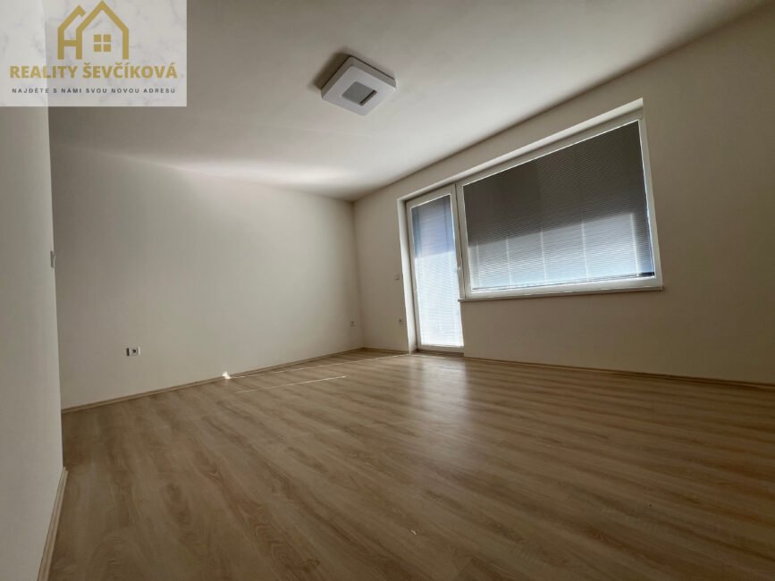 Pronájem novostavby 1+kk s terasou, 35 m2 – V Koutech