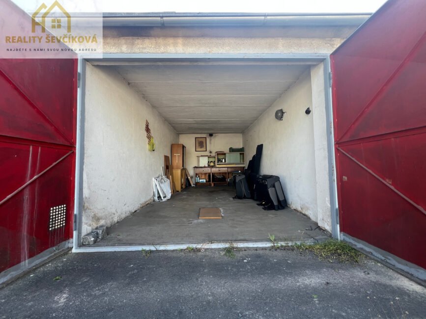 Prodej garáže, 18 m2 – Severní, Hradec Králové