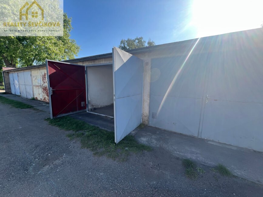 Prodej garáže, 18 m2 – Severní, Hradec Králové